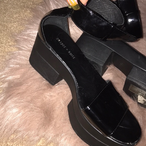 Platforms - Picture 2 of 2